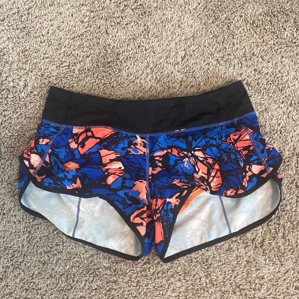 Lululemon Speed up shorts 2.5 6
